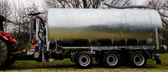 Wechselchassis mit hydraulischer Federung und elektronischer Zwangslenkung Aufbau Güllenfass